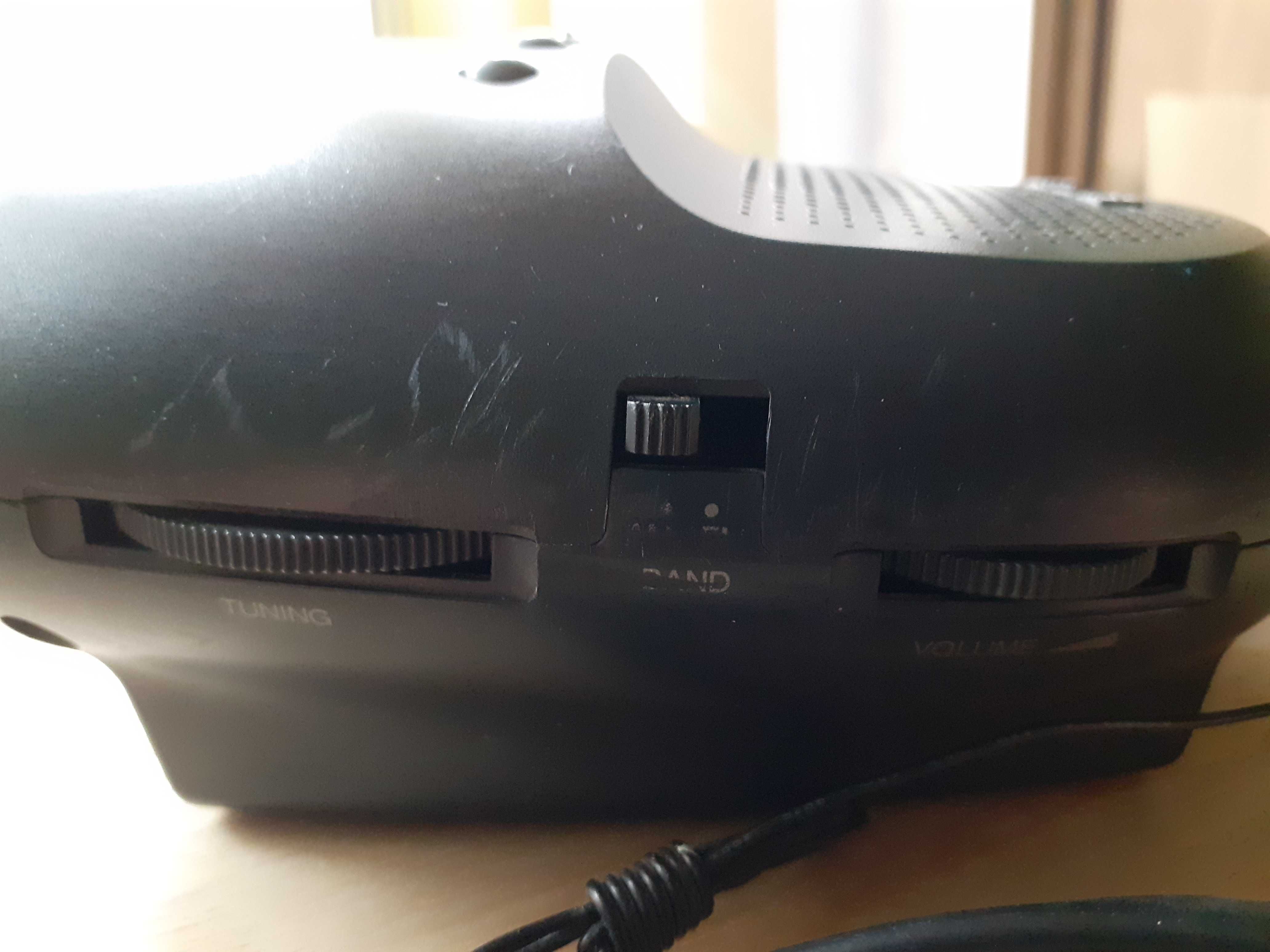 Radio z budzikiem Aiwa FR-A120EZ