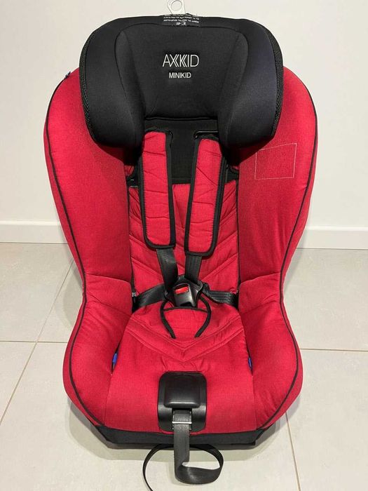 Fotelik samochodowy AXKID MINIKID 2.0, bezwypadkowy, stan bardzo dobry