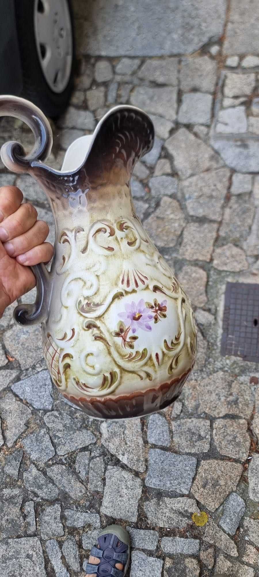 Jarra trabalhada - lava pés