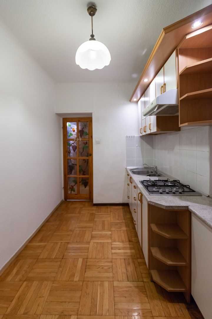 Kawalerka, ul. Górnośląska róg Rozbrat, Powiśle