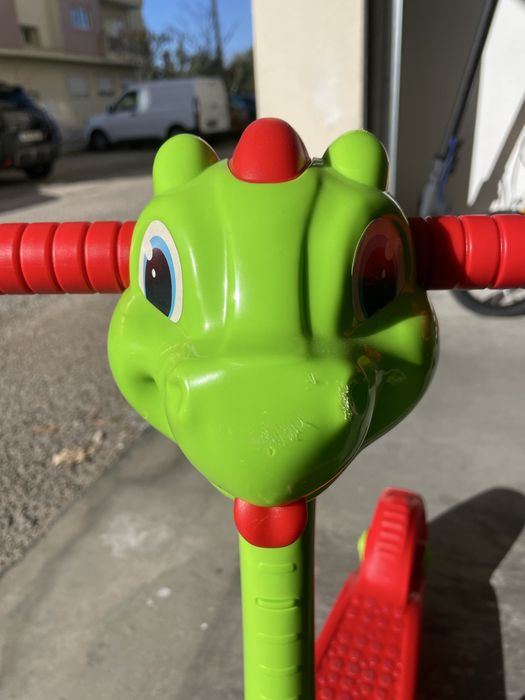 Trotinete baby dragão Clementoni