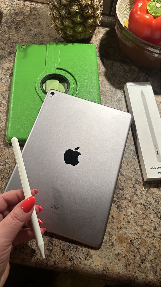 Tablet iPad Apple PRO - WiFi + karta SIM - Touch ID