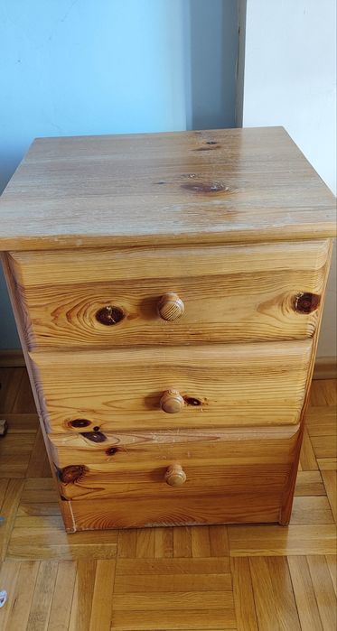 Drewniana komoda szafka