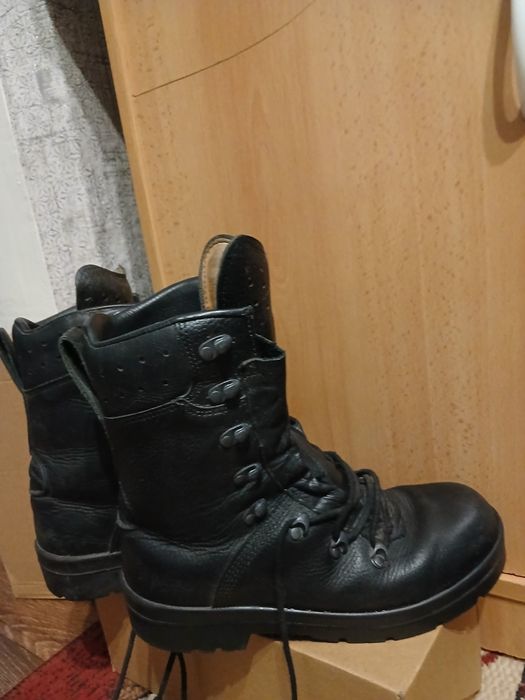 Берци шкіряні демисезонні