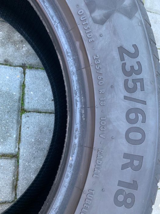 Pneu continental 235/60 R18 V