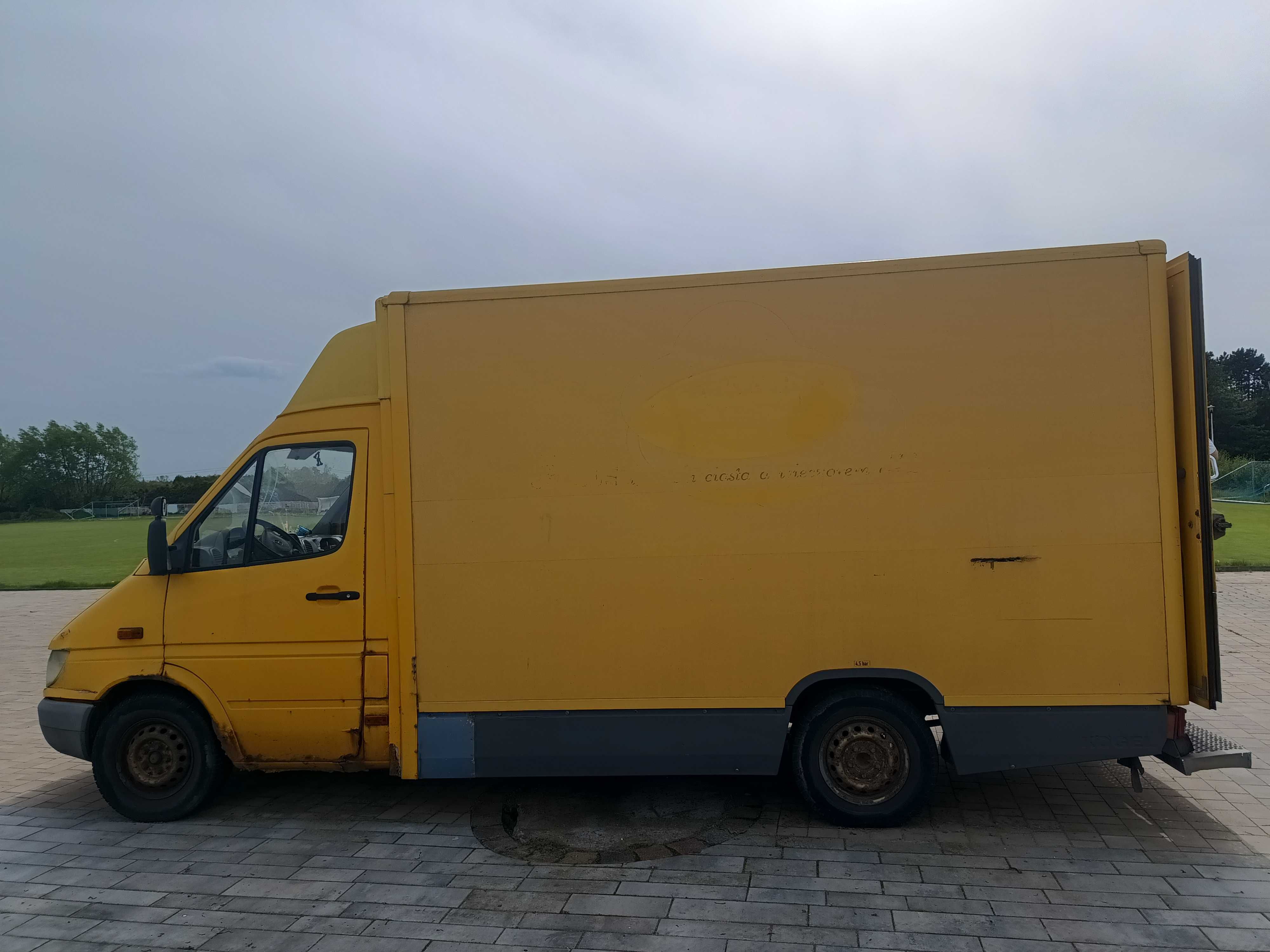 Mercedes sprinter pocztowy