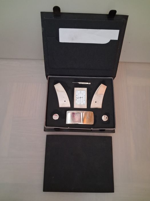 Antigo Relógio Analógico