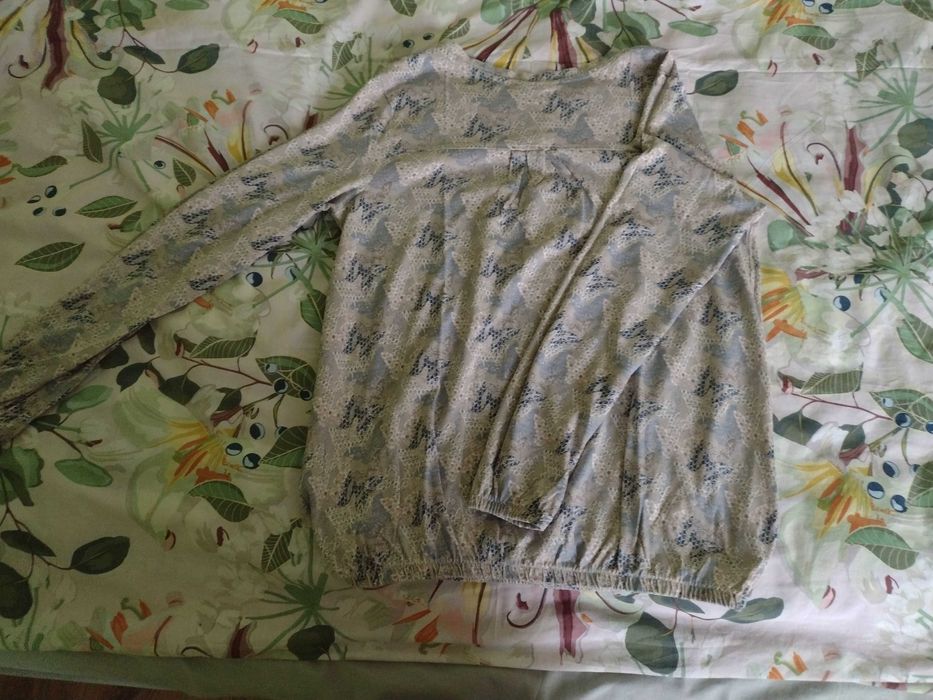 Bluzka z długim rękawem na gumce