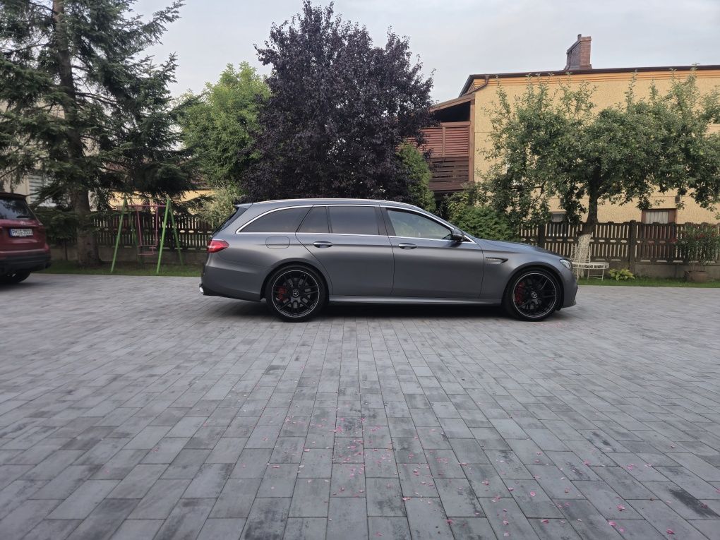 Mercedes E63 S . 2018  .Polecam