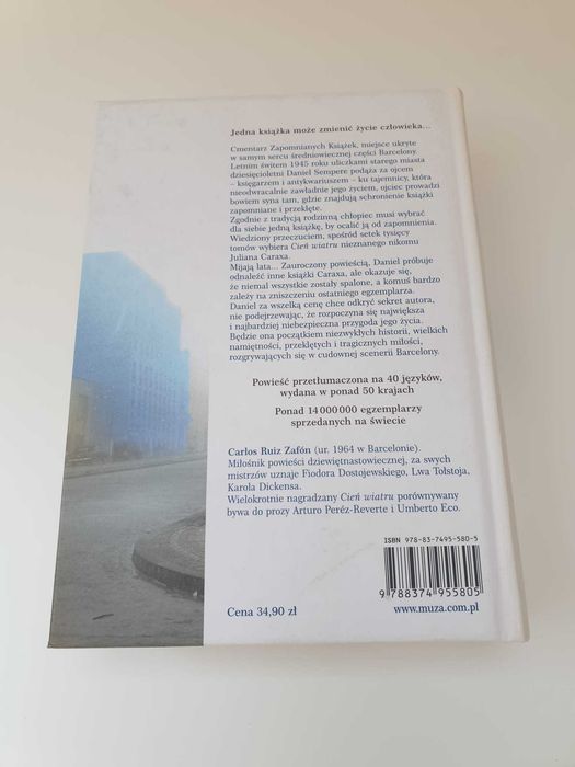 Carlos Ruiz Zafon - Cień wiatru