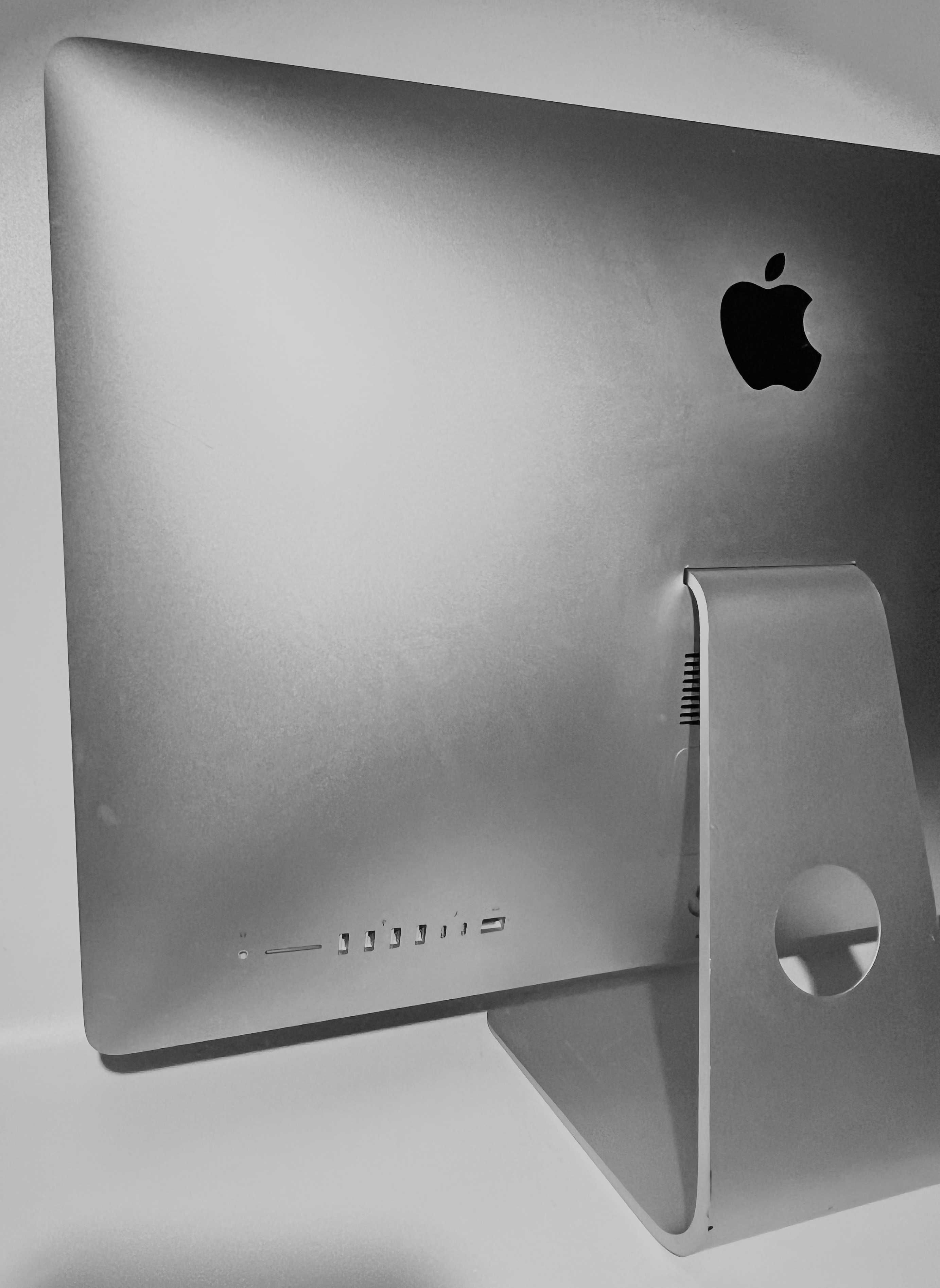 Apple iMac 27 with Retina 5K 2020 (MXWT2) Скол на рамцi.