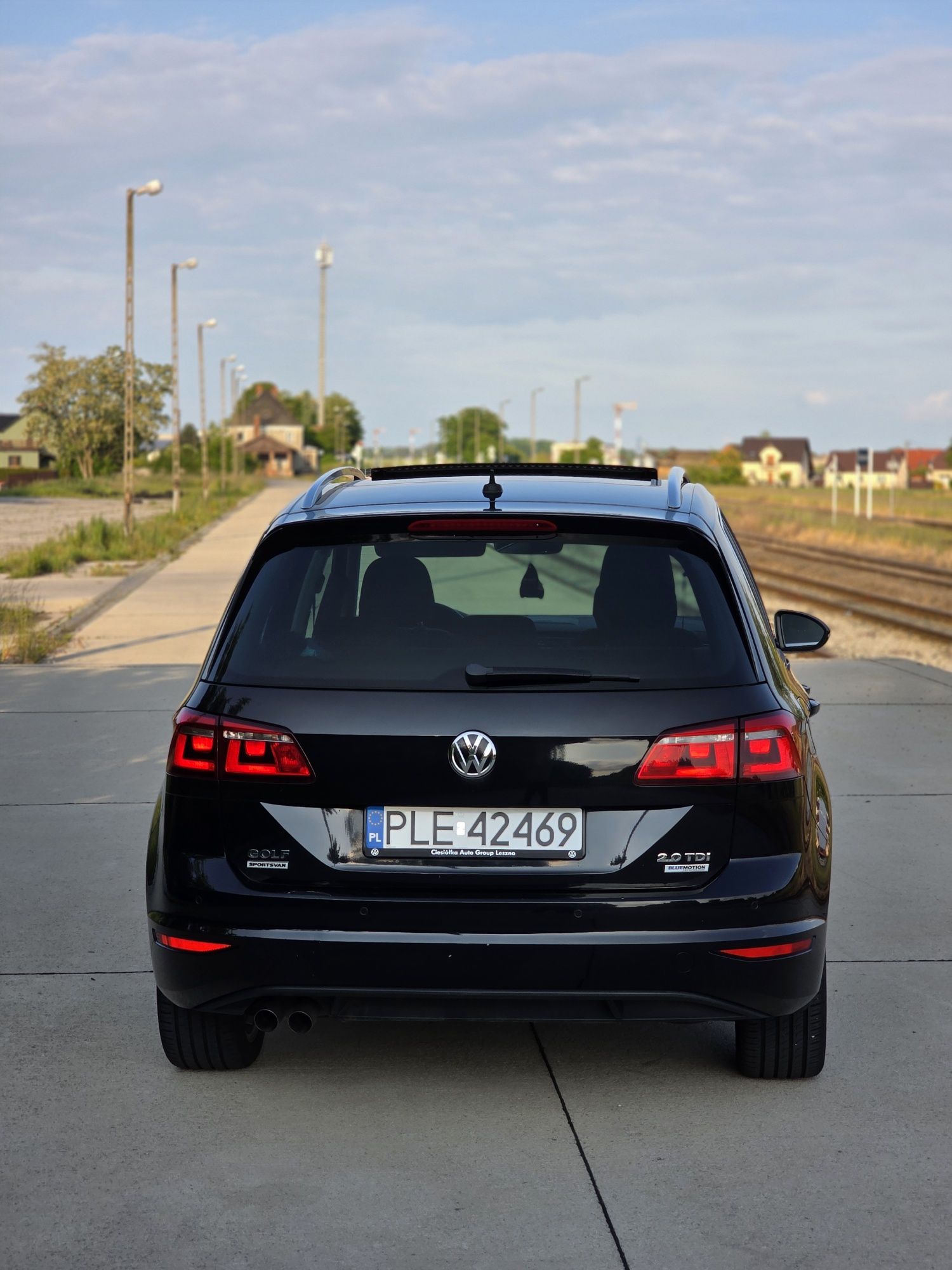 Volkswagen sportsvan Golf 2.0TDI - prywatne - wypas - niski przebieg