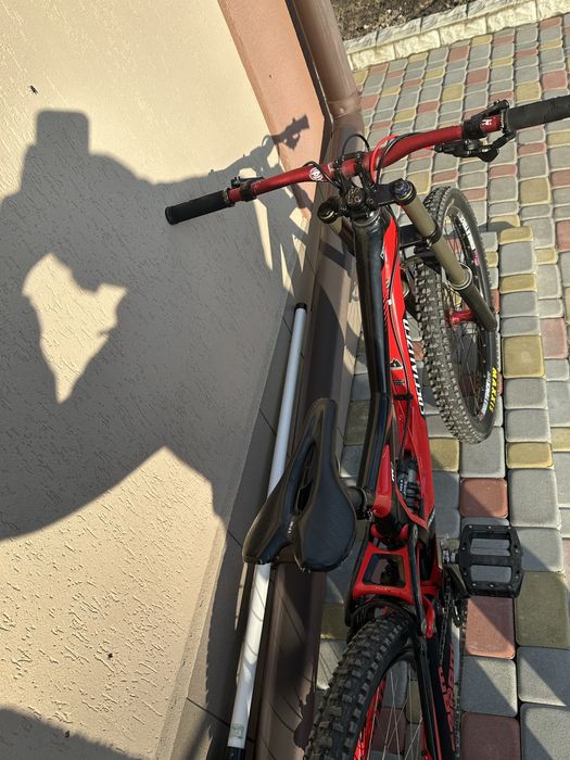 Продам  двух підвіс Demo 8