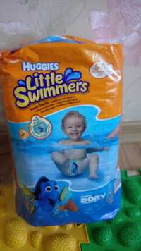 Продам новые Huggies подгузники - трусики для купания