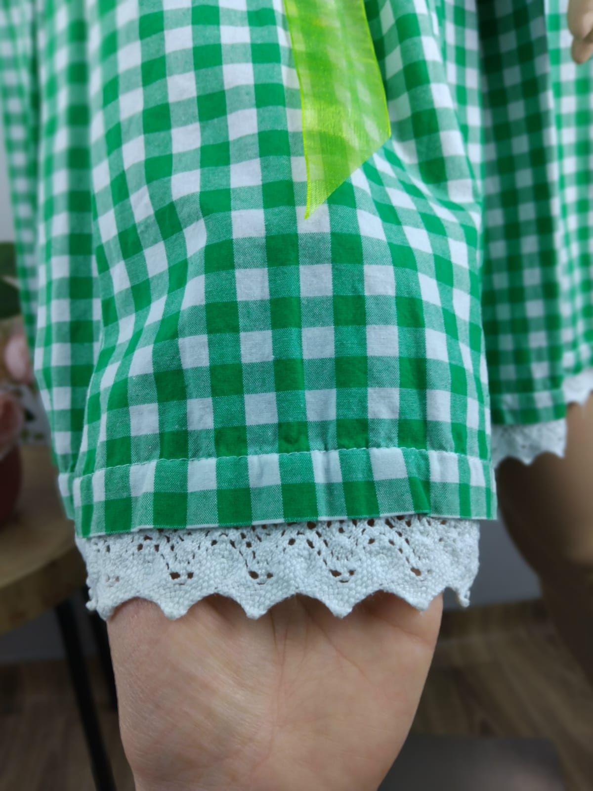 Bawełniana sukienka bawarska rozkloszowana koronkowa folk krata vichy