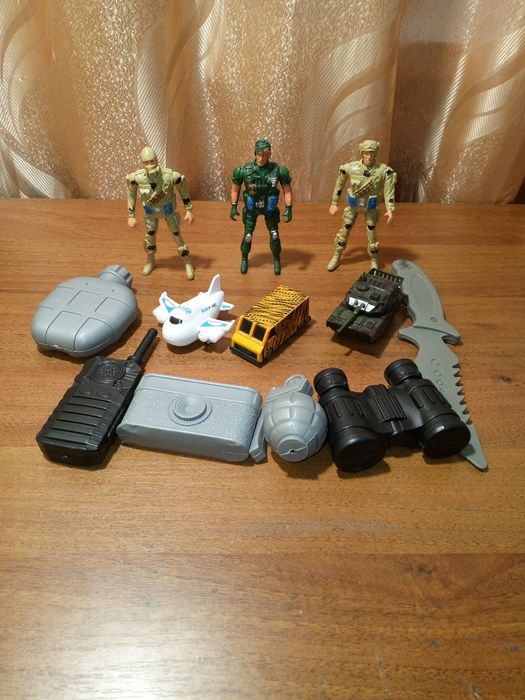 Набір іграшок ціна за все зброя машинки солдатики