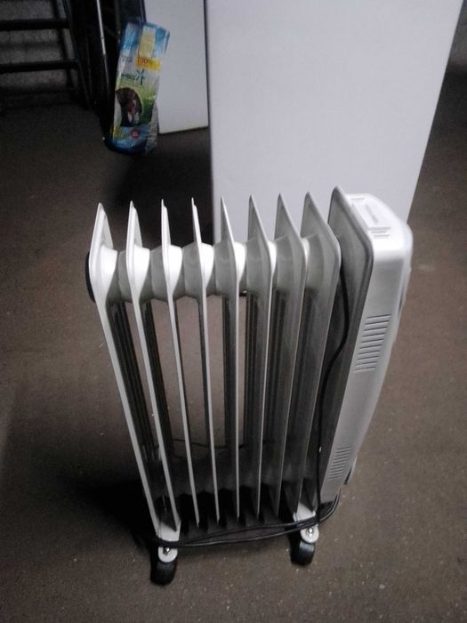 Продам Обогреватель масляный