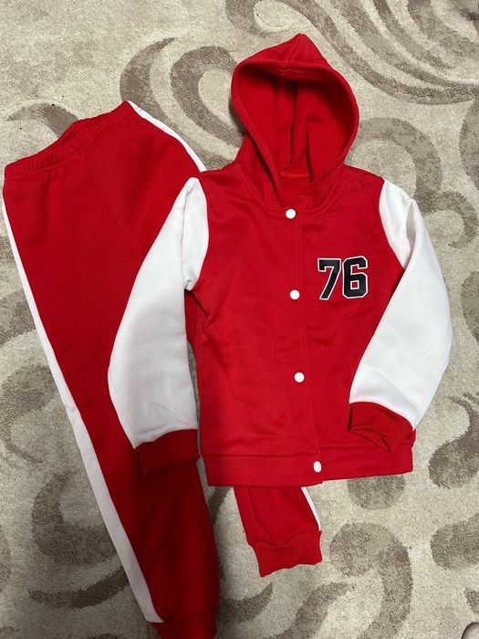 Костюм спортивний