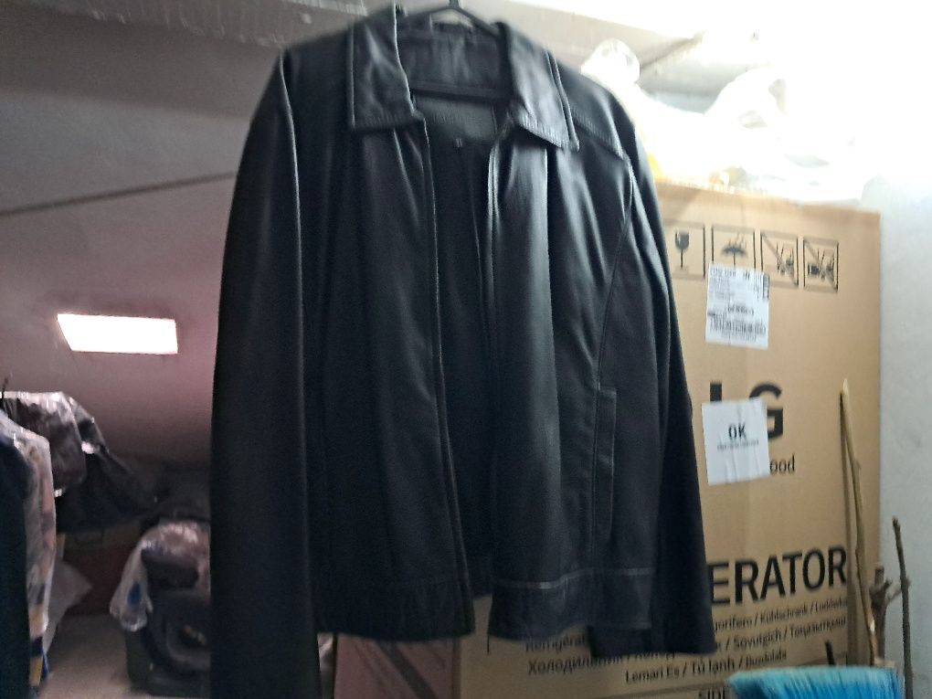 25€ Vendo casaco em pele preto da Gianone tamanho 52