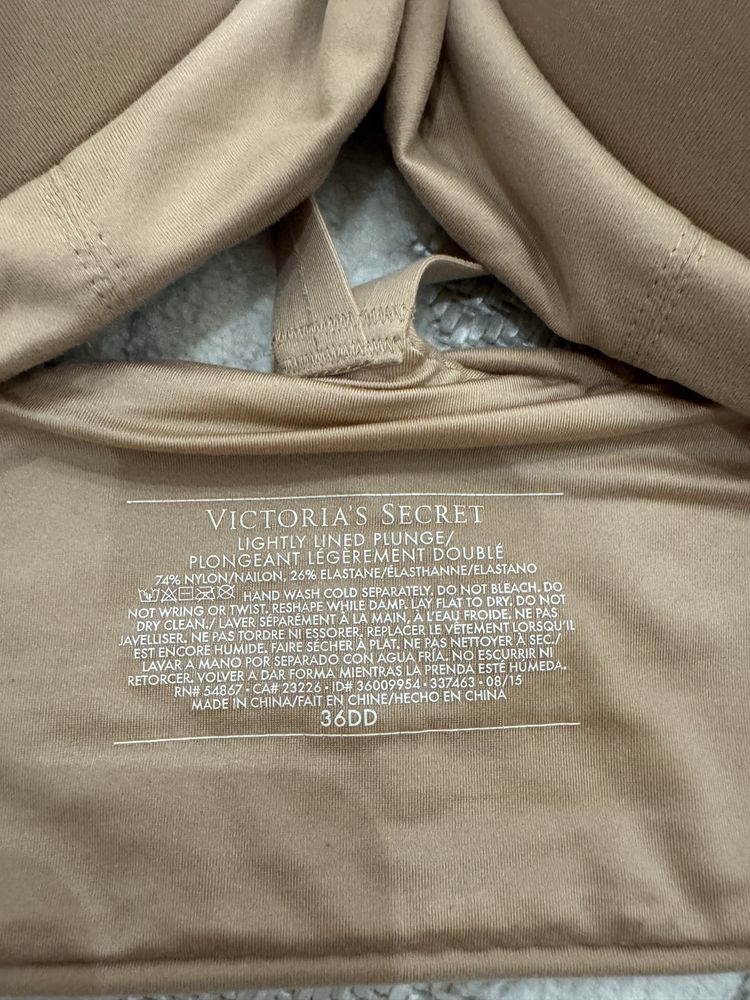 Секонд!Бюстгалтери Victoria Secret