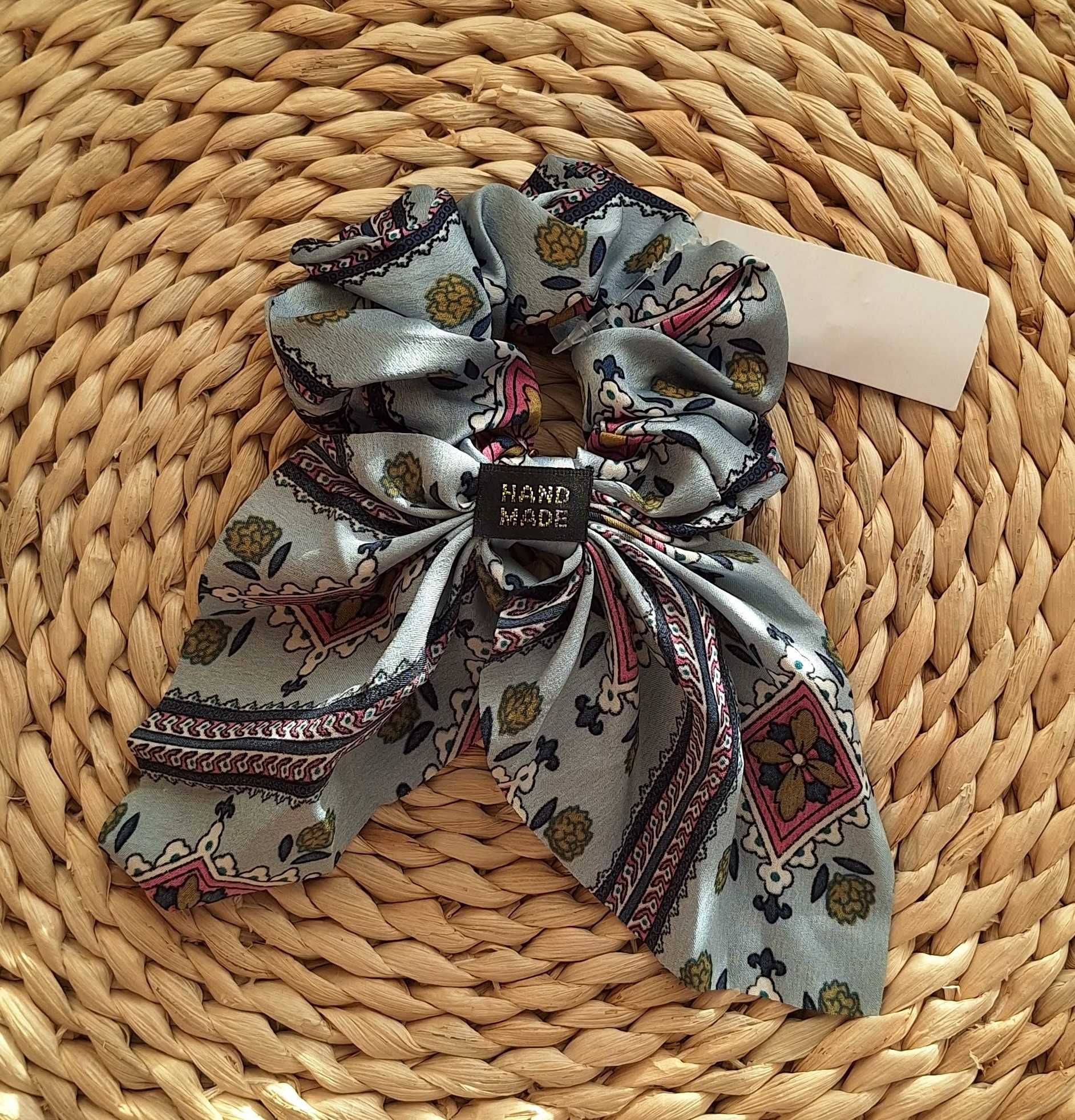 Nowa wielokolorowa gumka do włosów scrunchie z koralikiem perełką