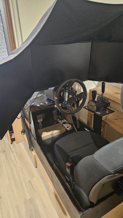 Simracing fanatec,heusinkveld, triple monitors, travao de mao