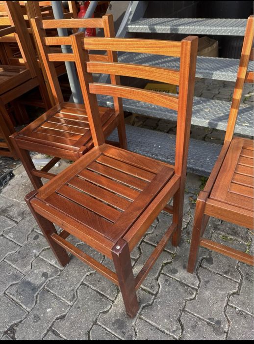 Cadeiras para restauranção