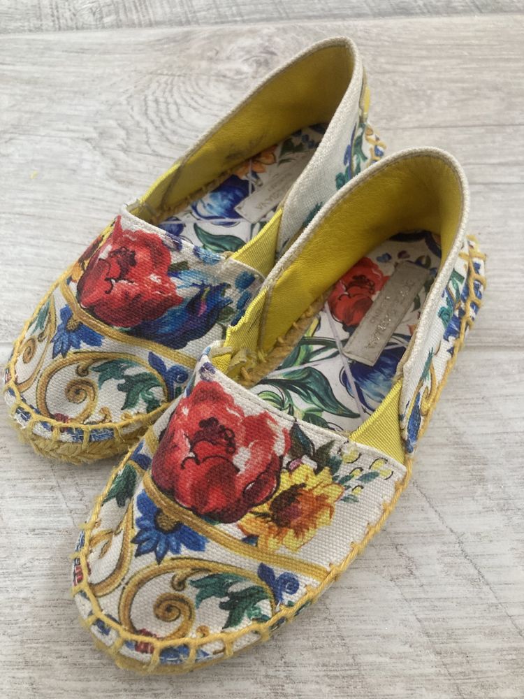 Стильні сліпони від Dolce&Gabbana з принтом майоліка, оригінал
