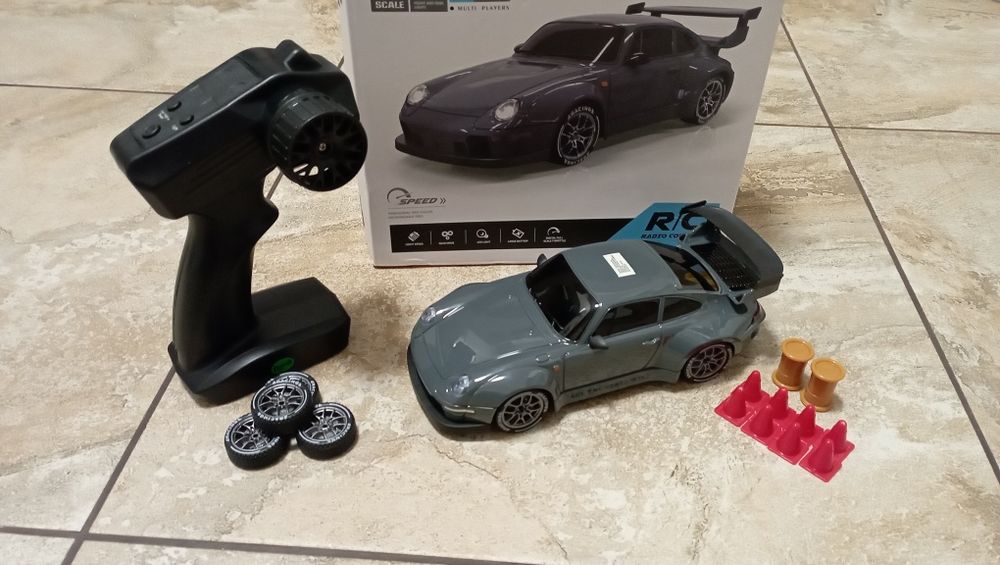 Машинка на радиоуправлении.