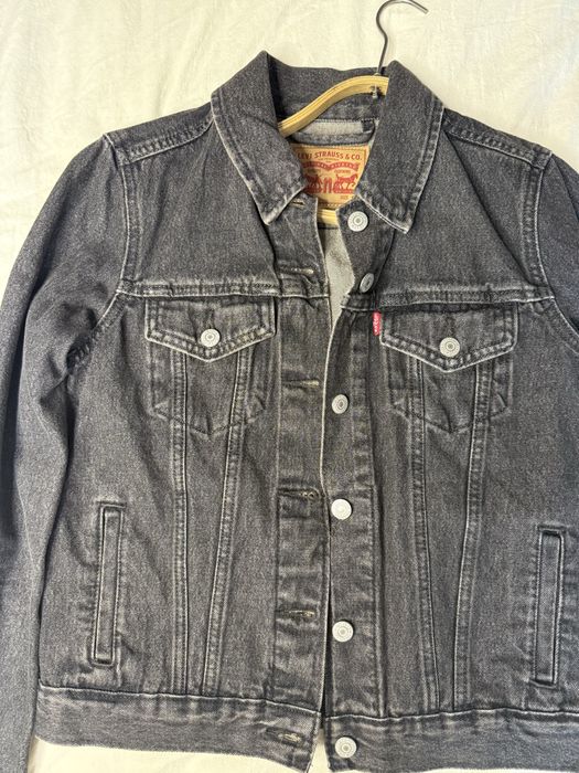 Жіночий джинсовий піджак