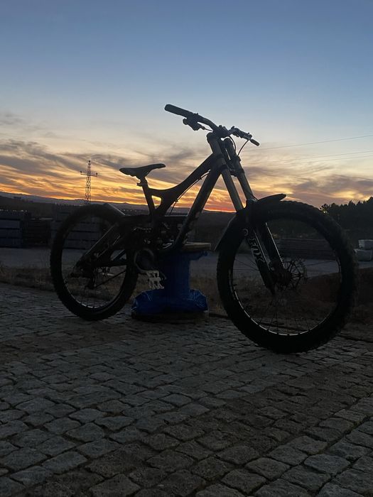 Specialized demo 8