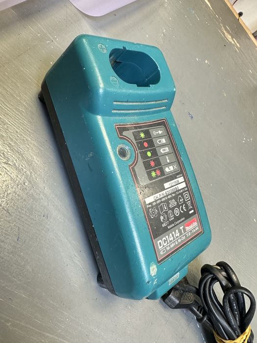 Зарядний пристрій Makita Dc 1414 T