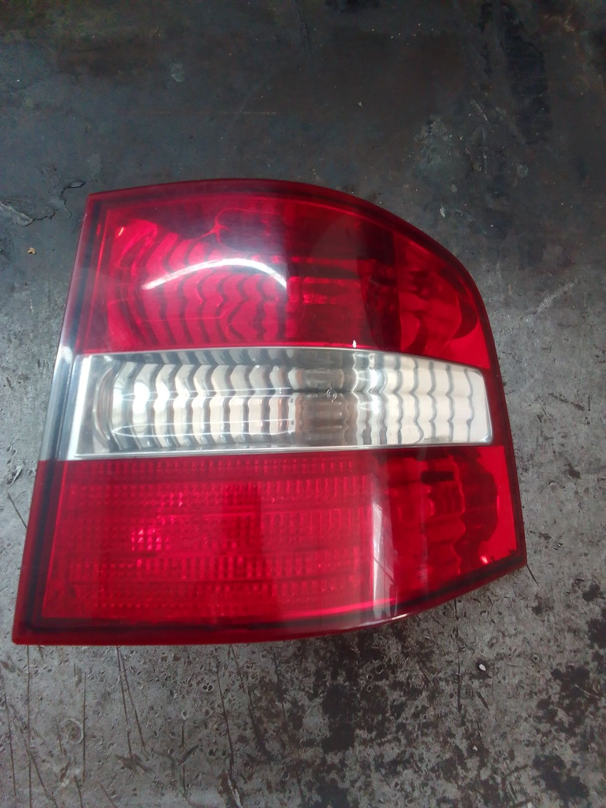 Lampa tył tylna prawa pasażera Fiat Stilo kombi rok 2002