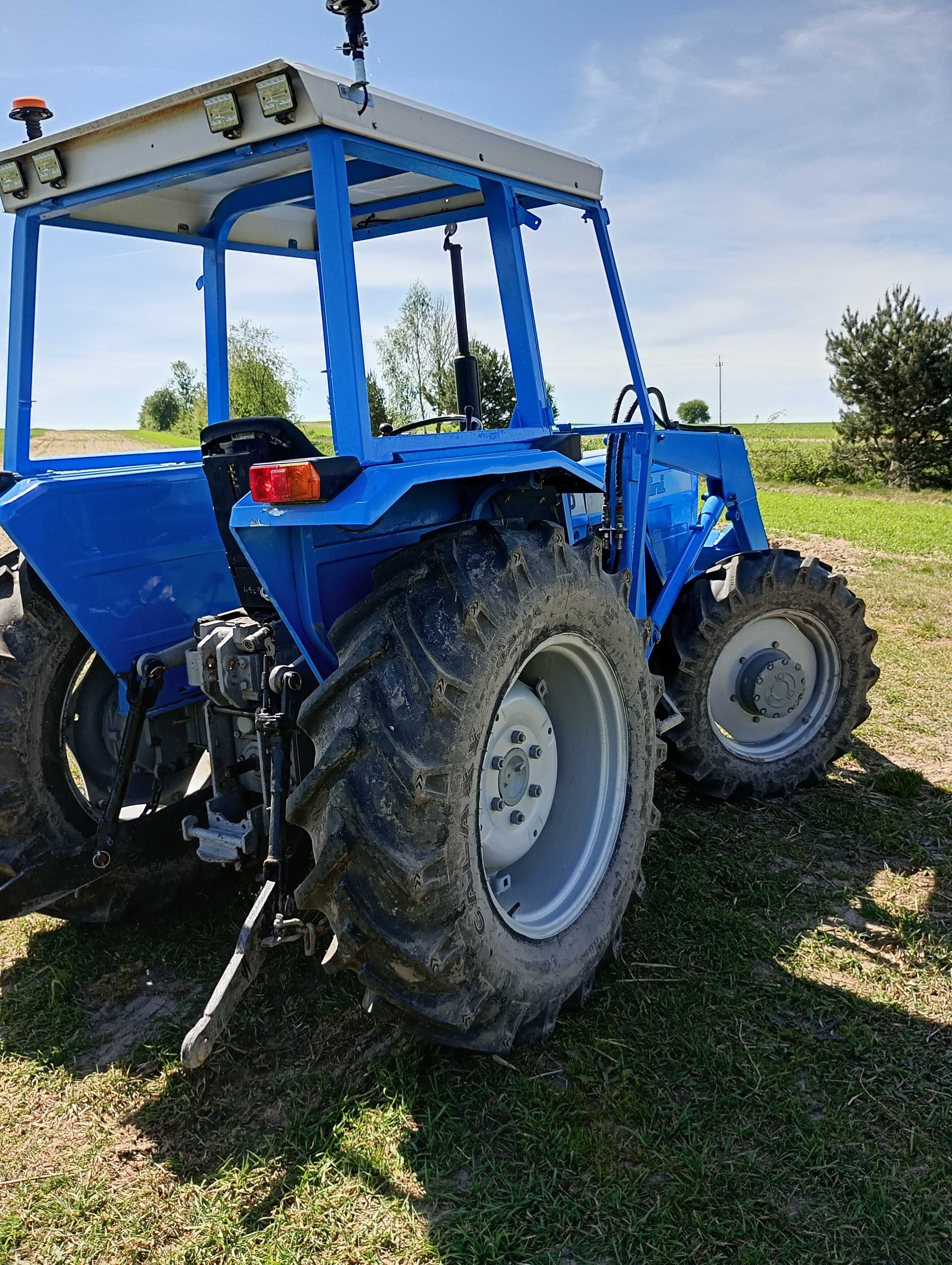 Ciągnik rolniczy Landini 5500 48km tur ładowacz  napęd 4x4