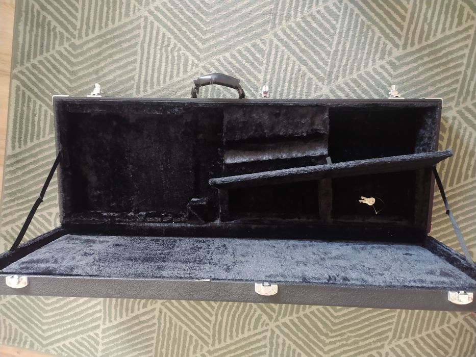 Case de guitarra Ibanez