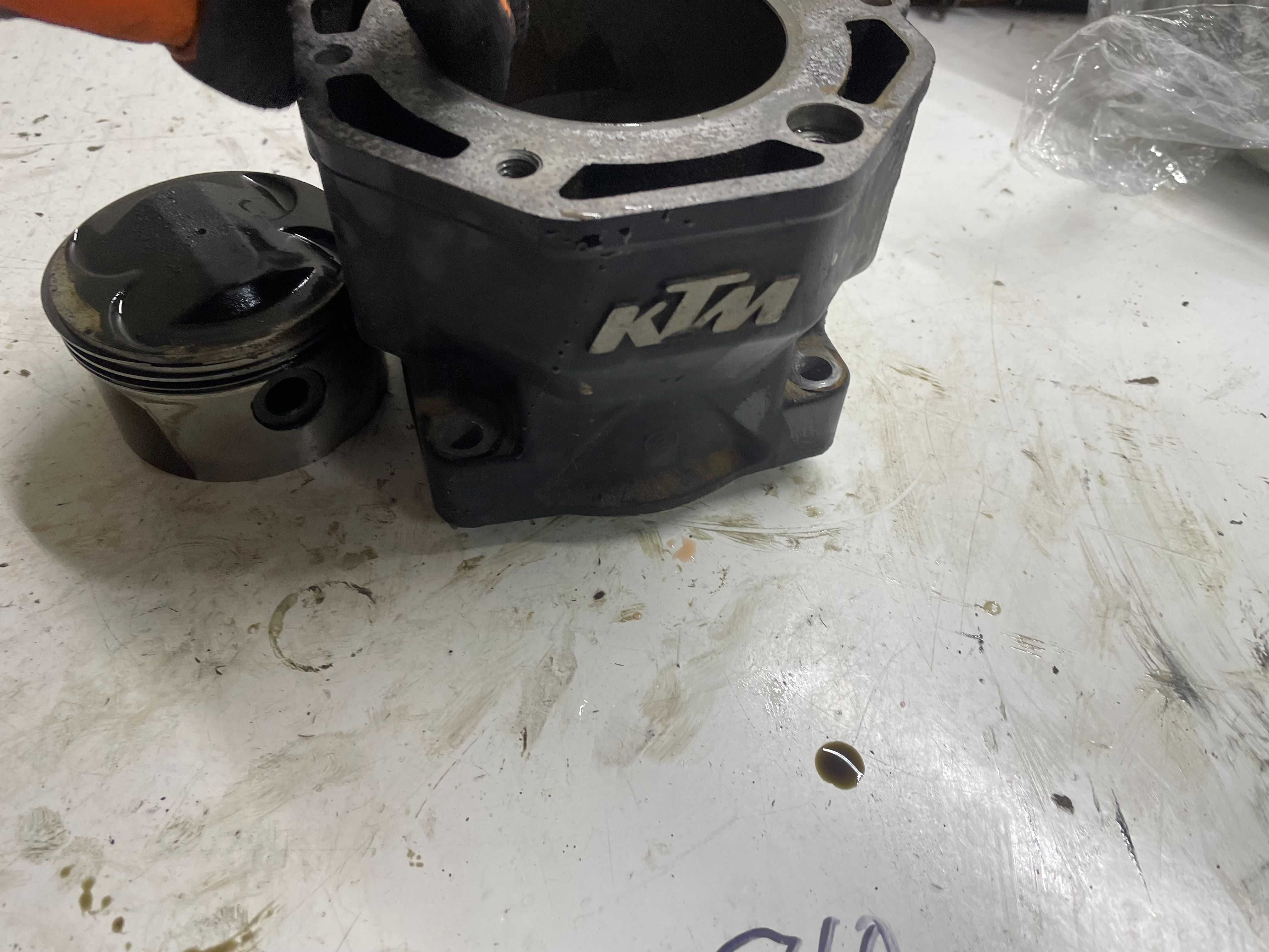 Ktm lc4 620 cylinder tłok