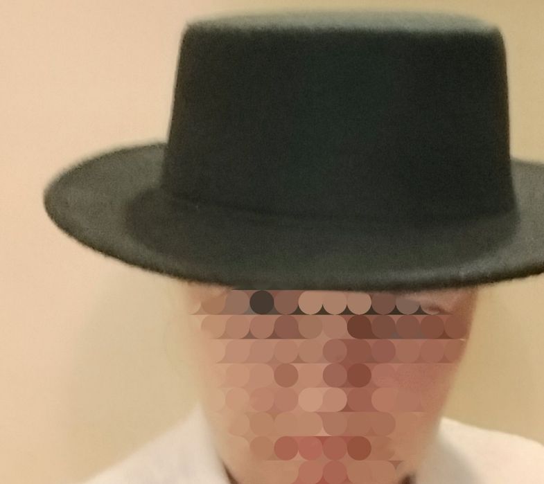 Шляпа черная
размер 57
можно для карнавала