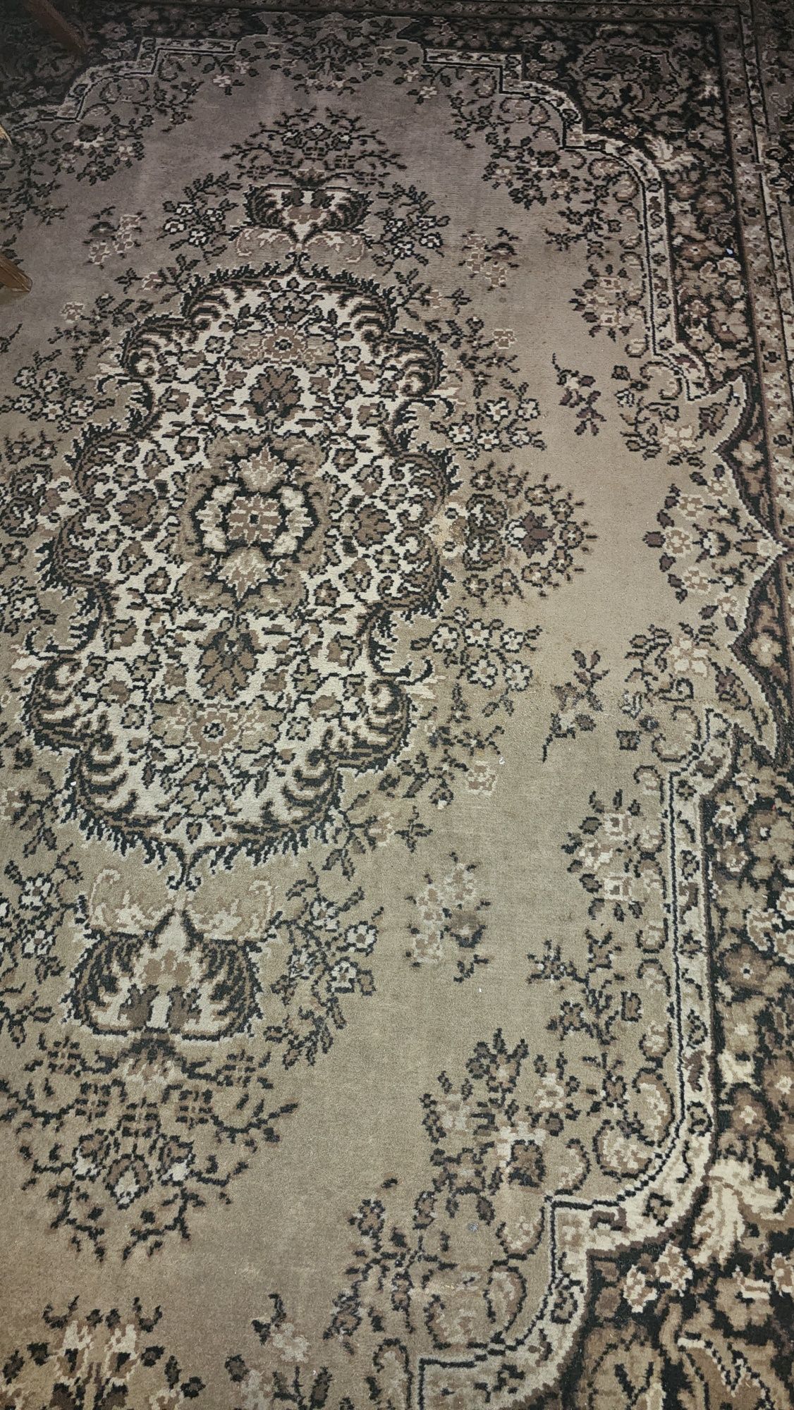 Dywan wełniany z wełny 190x 270 nie Perski