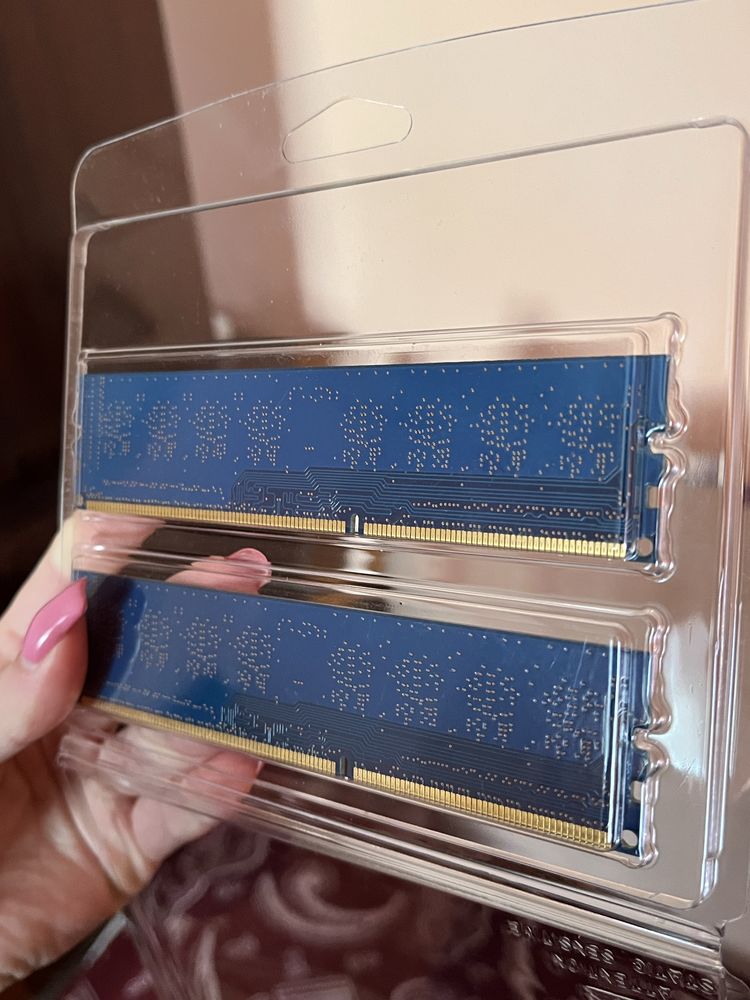 Оперативна пам’ять Hynix 2x2GB DDR3 PC3-10600U (1333 MHz)