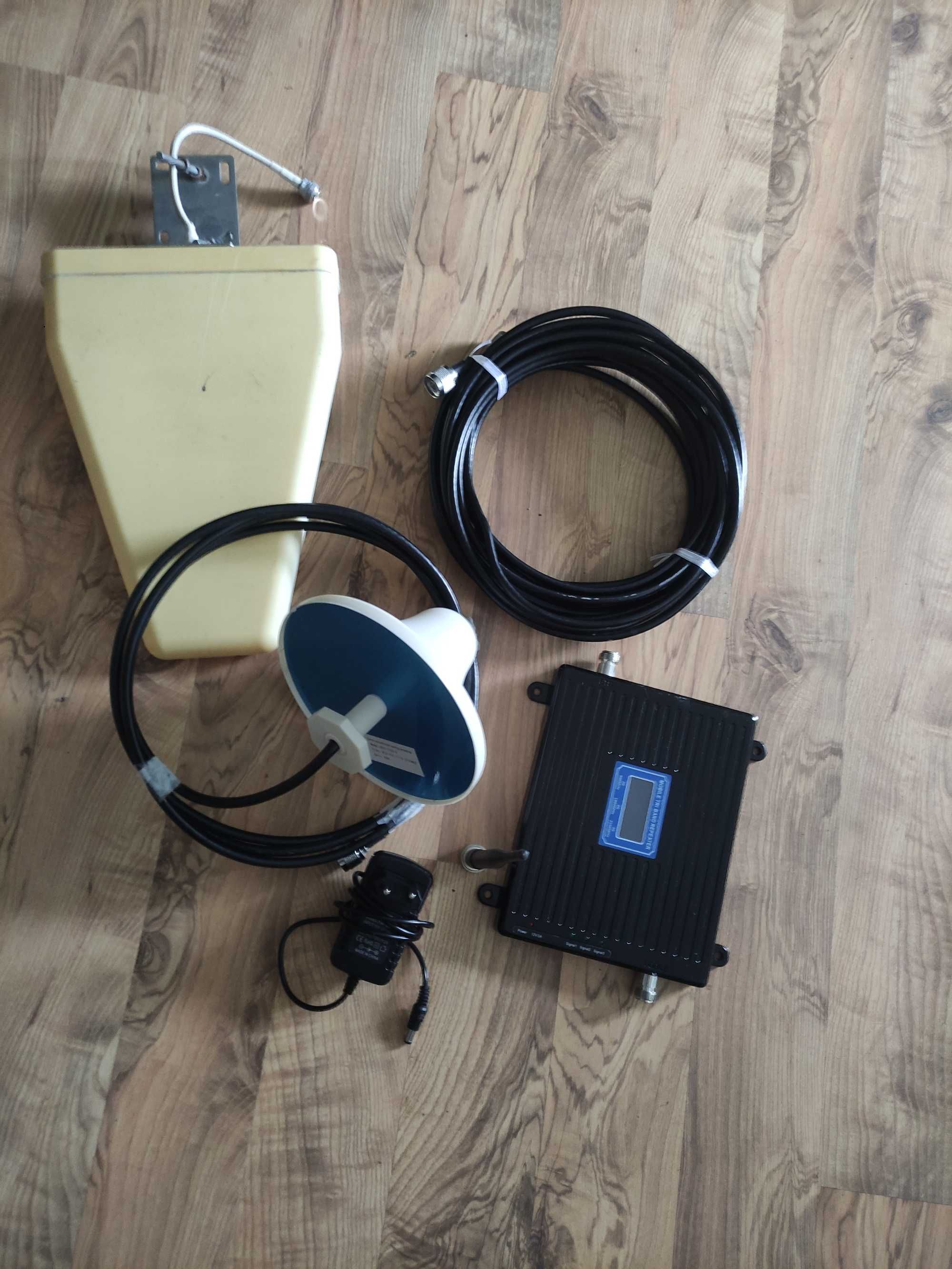 Wzmacniacz antenowy Xtech 969 55 dB