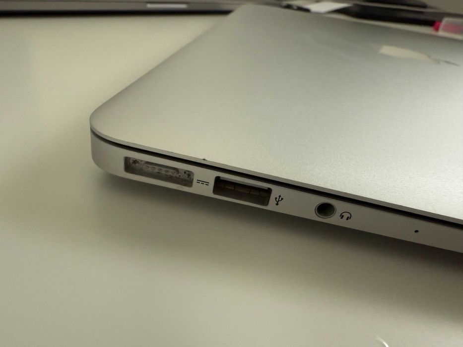 MacBook Air 13" (2015) | Używany