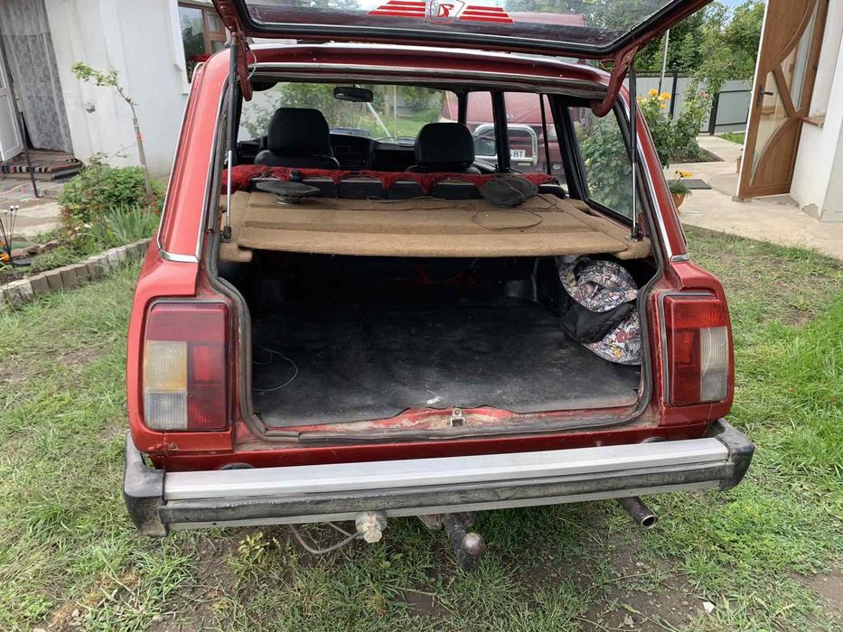 Авто-мобіль ВАЗ-2104