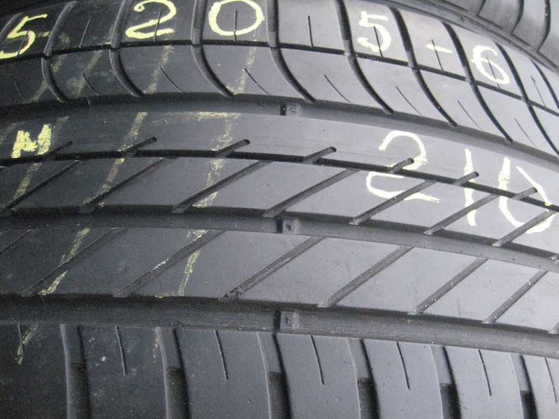 275/45 R20 110W Goodyear EagleF1 SUV4X4 літо 4штуки протектор 60-75%