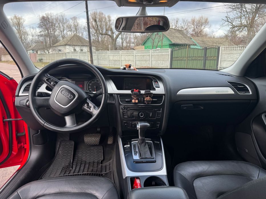 Продам  Audi A4 2012