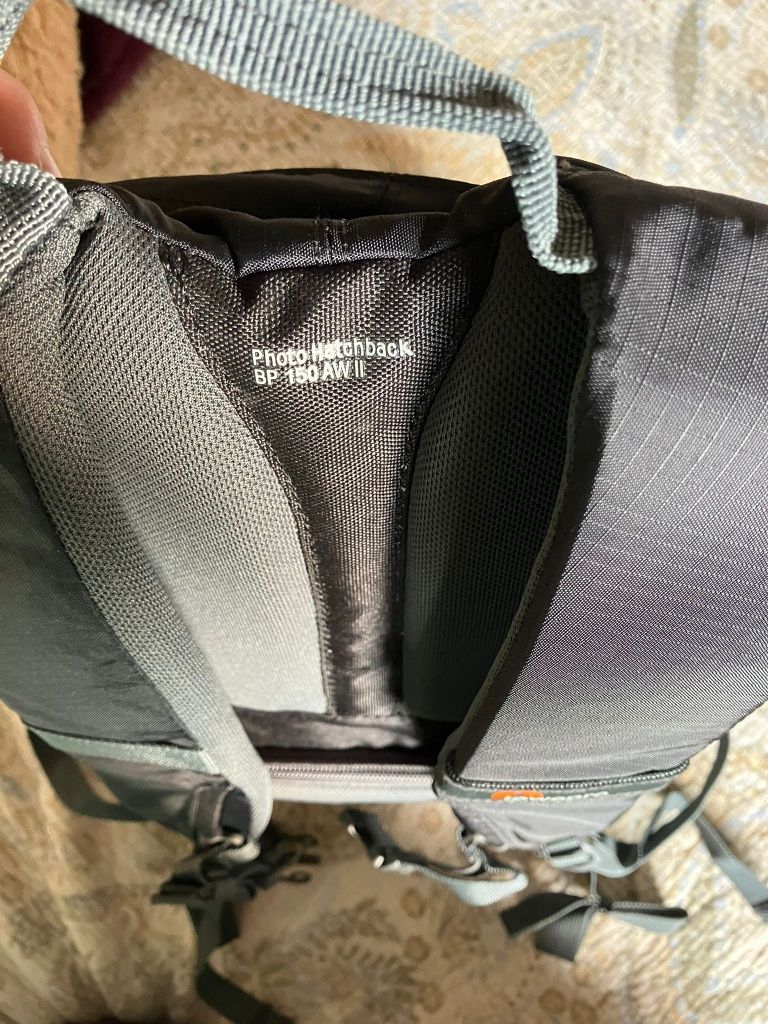 Mochila Lowepro Hatchback BP 150 AW II, Black and Grey