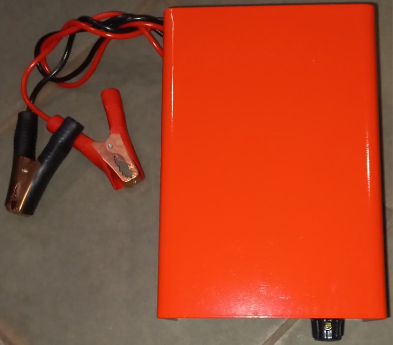 Зарядне для мото/авто 10 ампер, 12 вольт