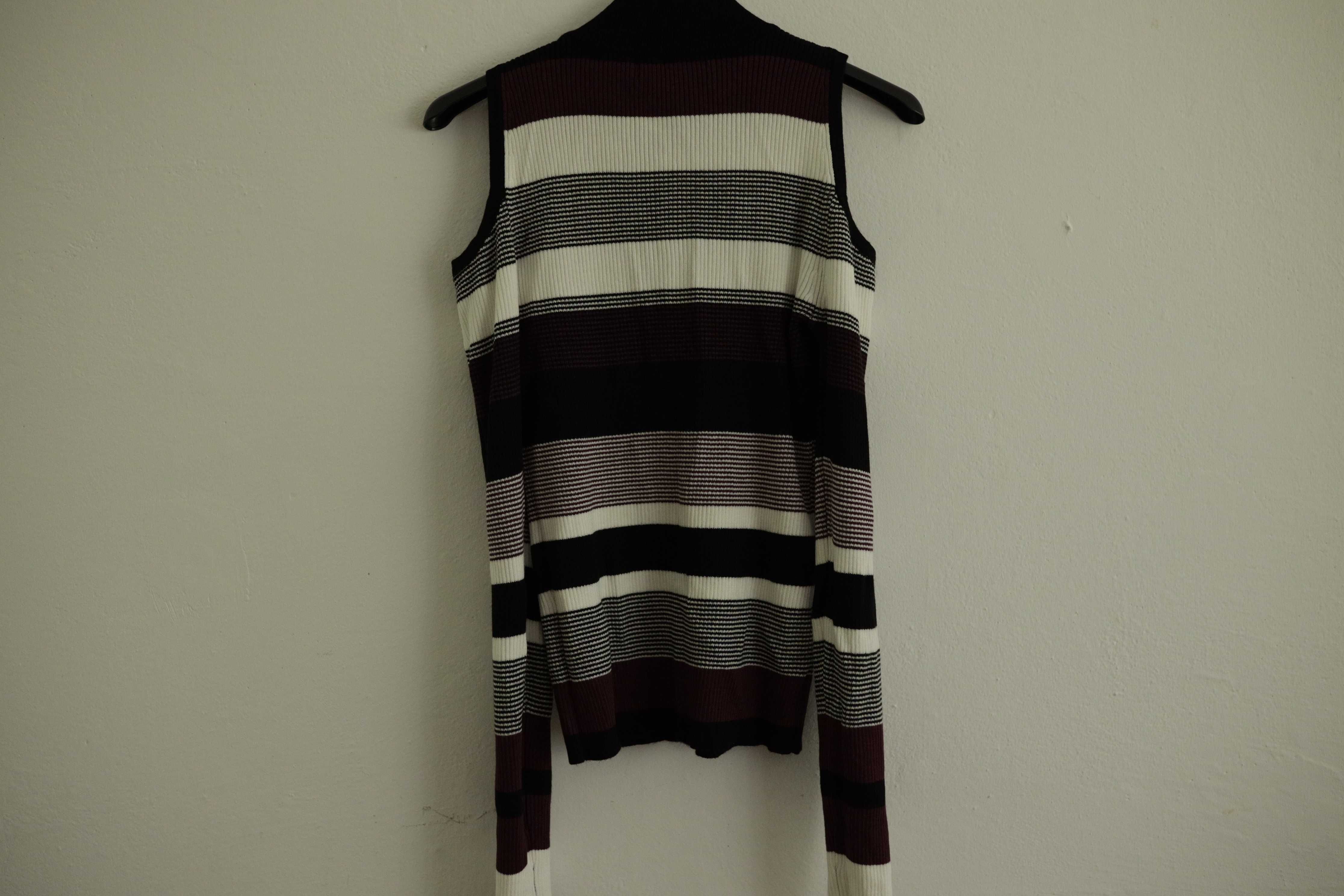 Bluzka/sweterek z wyciętymi ramionami rozmiar L Atmosphere