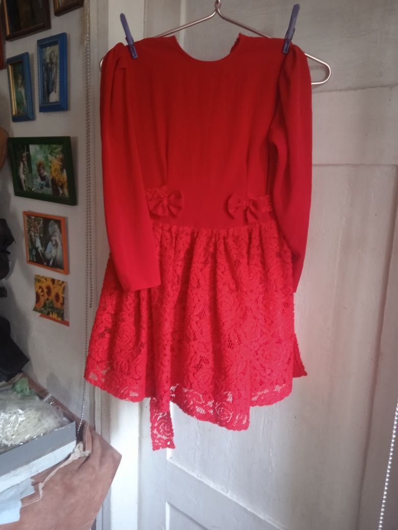Платье детское , красное, нарядное