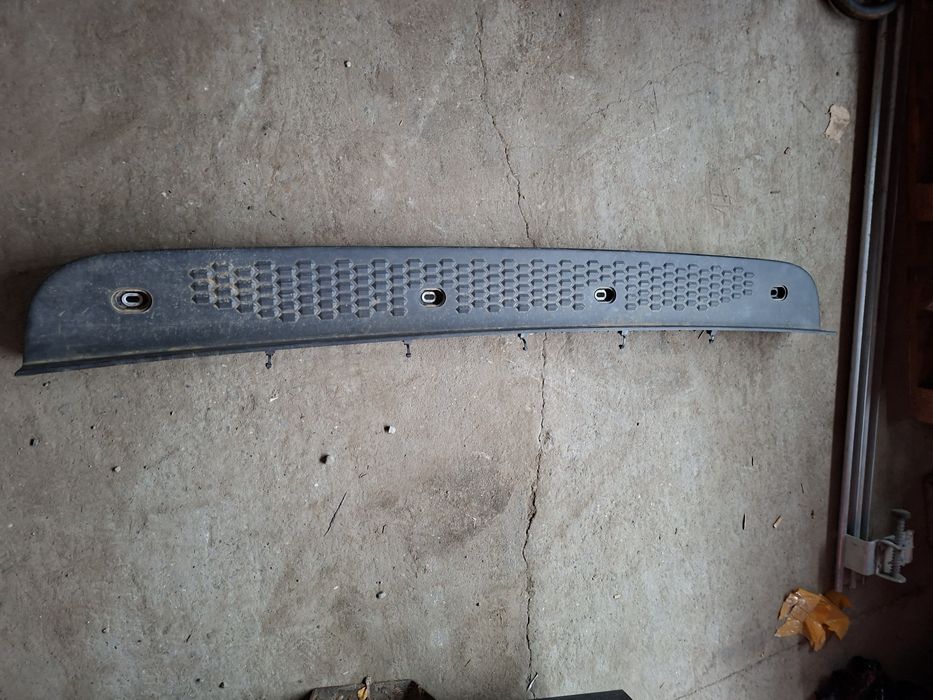 Бампер задніі   Iveco Daily 6-го покоління 5801628517 5801628518 58016