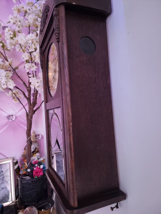 Witam  mam do sprzedania stary zegar HAU